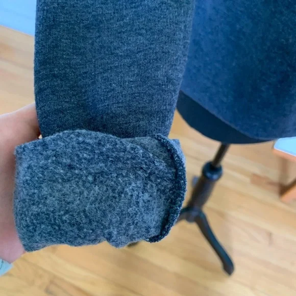 Locher’s Paris Peace & Love Sweatshirt - Picture 5 of 8